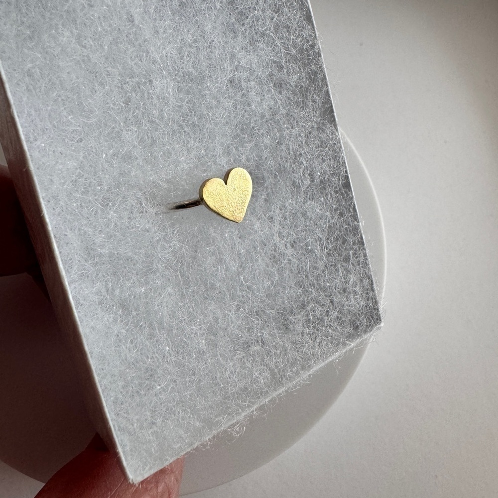 Handmade Sterling Silver Ring Brass Heart Size 8 Mixed Metal Minimalist - Picture 3 of 7